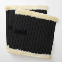 Kavalkade Bandagen-Unterlagen Wool mit Kunstlammrand  Black 030-x-045 7/3/2020 12:00:00 AM product