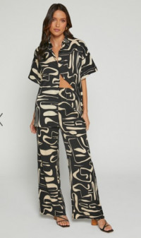 KARLA BUTTON UP SHIRT AND PANT TWO PIECE SET IN BLACK & SAND PRINT product