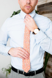 SKINNY TIE CORAL FLORAL product