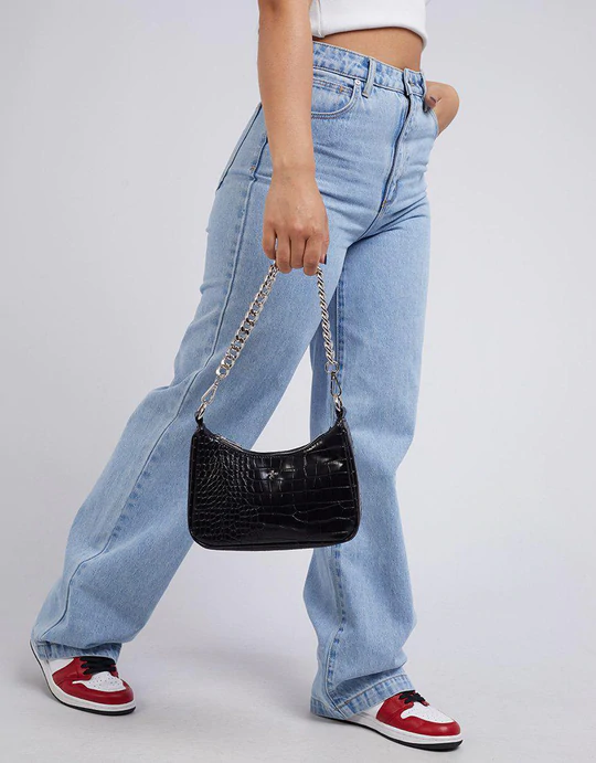 York Shoulder Bag W/bold Chain Black Croc Silver