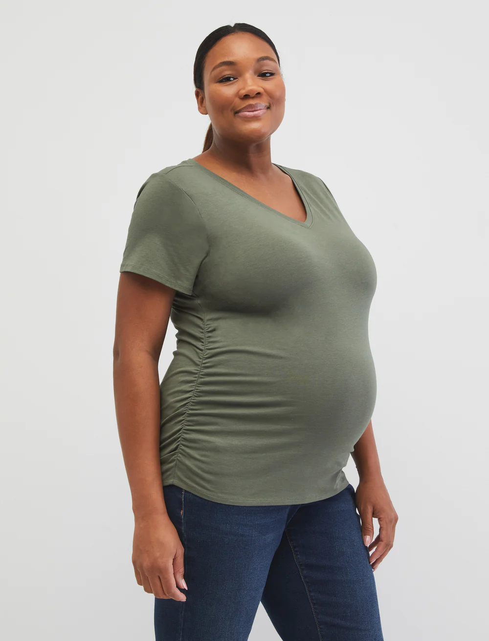 PLUS SIZE V-NECK SIDE RUCHED MATERNITY TEE