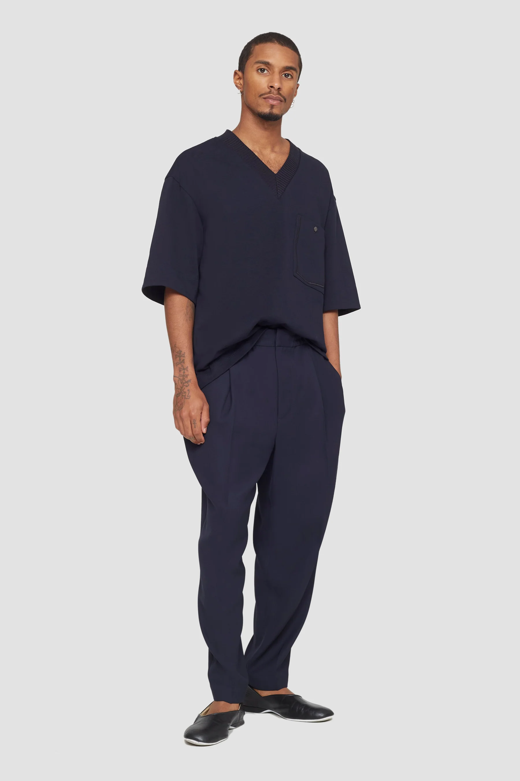 Single Pleat Tapered Trousers