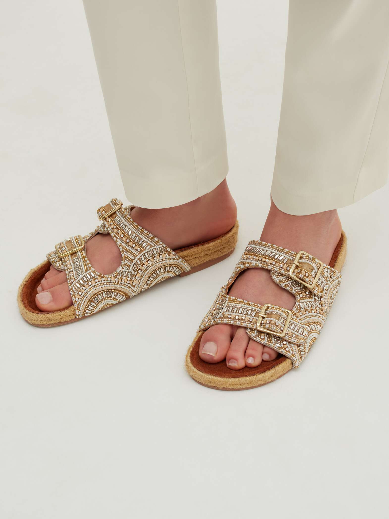 Double band sandal with beads